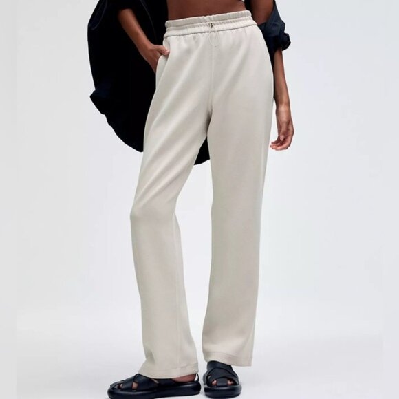 lululemon athletica Pants - NWOT LULULEMON Softstreme High-Rise Pant- short